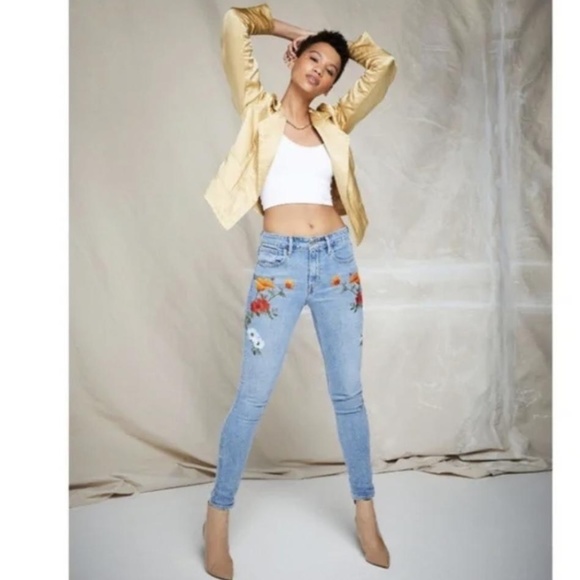 NEW Levi's Limited Edition Poppy Embroidered Jeans 26 - Picture 1 of 13